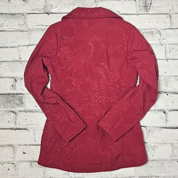 Lolë Women' Red Jacket - Picture 6 of 10